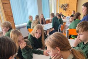 Stalo žaidimas, įtraukęs į aktyvų lietuvių kalbos pažinimą 02