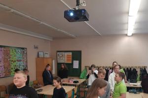 Tyčiotis negalima draugauti. Kur dėti kablelį? 03