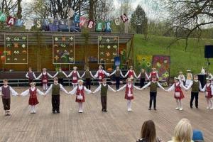 Dainų ir šokių festivalyje „Pavasaris Šemberga“ 01